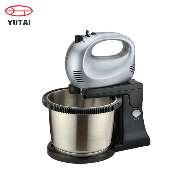 Mini mezclador de mano con operación de batería con un tazón rotativo de 2500 ml